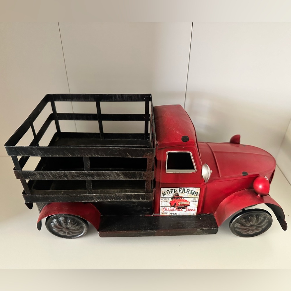 Christmas Truck Centerpiece
